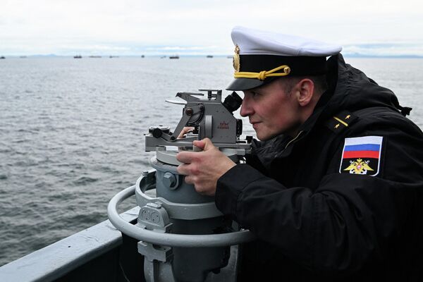 俄羅斯“東方-2022”軍演在彼得大帝灣和日本海水域繼續進行。圖為“沙波什尼科夫海軍元帥”反潛艦在演習中開火射擊。 - 俄羅斯衛星通訊社