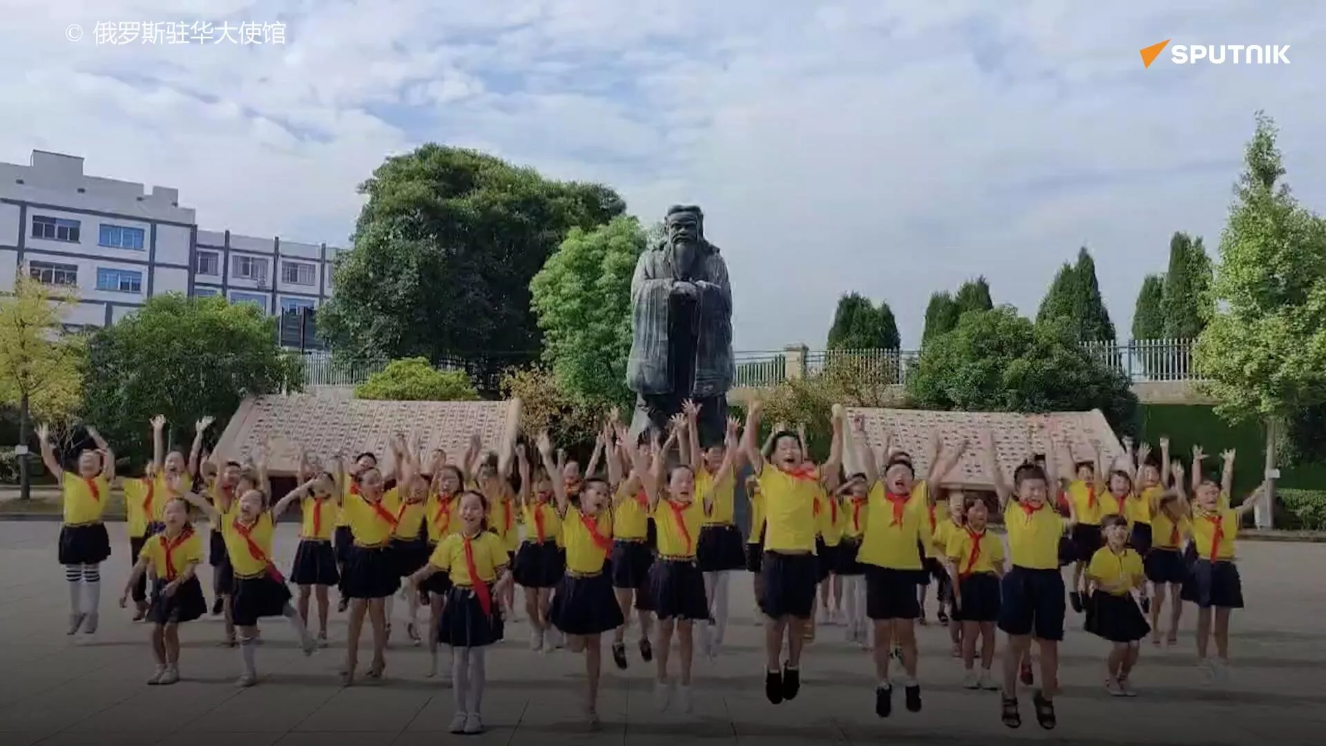 中國小學生發視頻祝傑尼索夫大使中秋節快樂