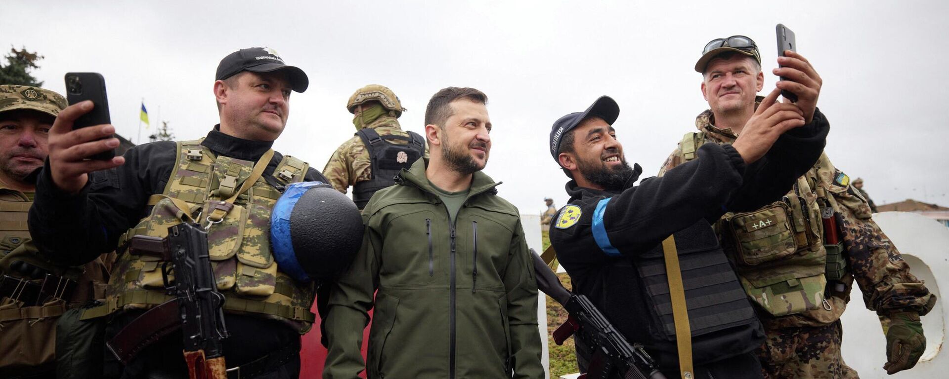 澤連斯基發佈烏克蘭軍人佩戴骷髏裝甲師徽章的照片 - 俄羅斯衛星通訊社, 1920, 15.09.2022