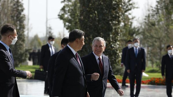 Chinese leader Xi Jinping has arrived in Samarkand, welcomed by Uzbekistan's President Shavkat Mirziyoyev. - 俄罗斯卫星通讯社