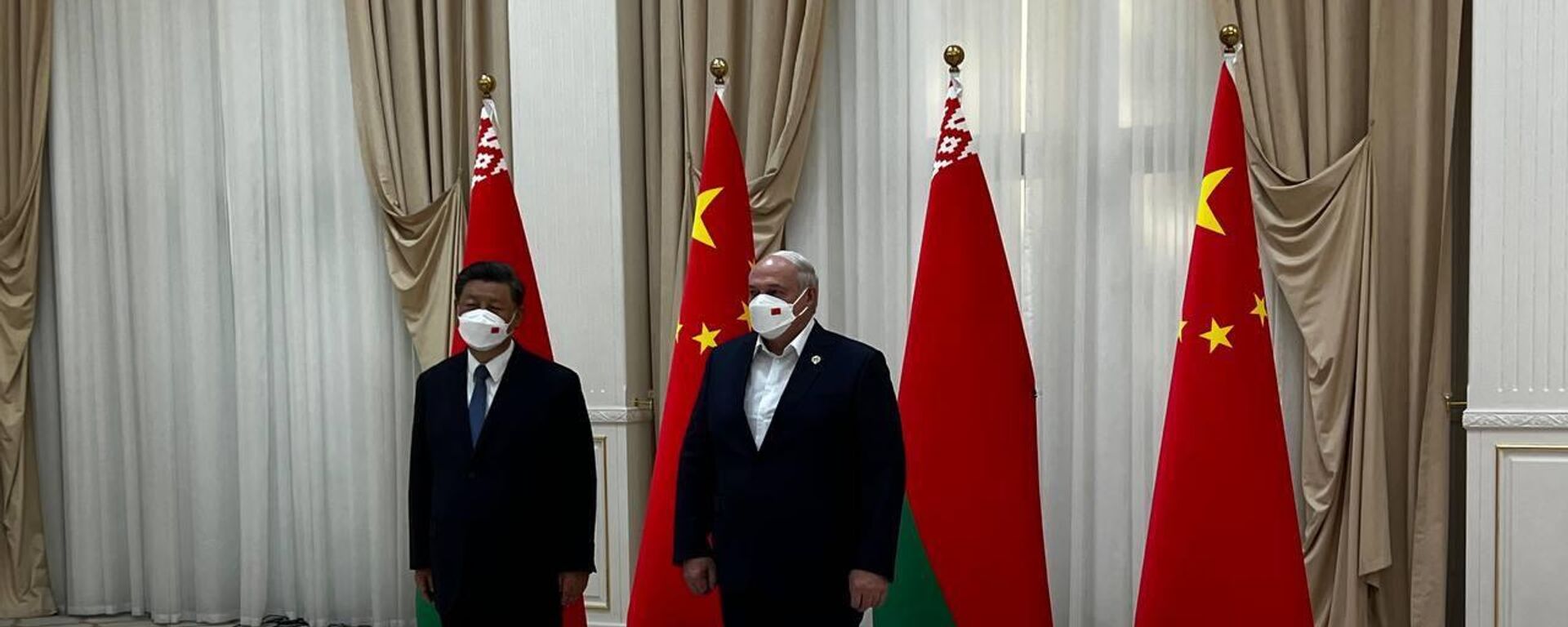 卢卡申科在与中国元首会晤时戴上中国的口罩并还要了10个 - 俄罗斯卫星通讯社, 1920, 15.09.2022