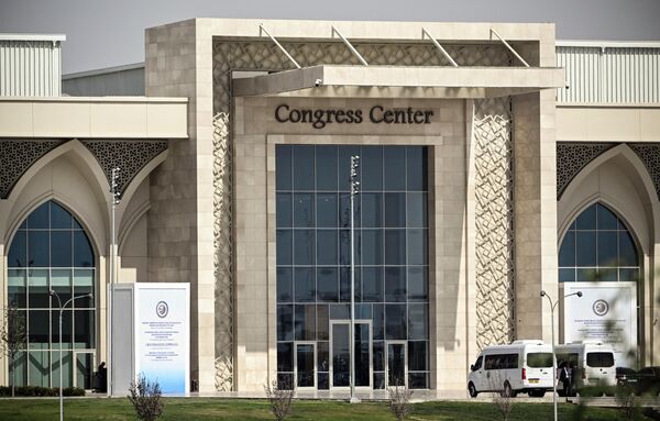 舉行上合組織成員國元首理事會擴大會議的國會大廳外景，撒馬爾罕，烏茲別克斯坦 - 俄羅斯衛星通訊社