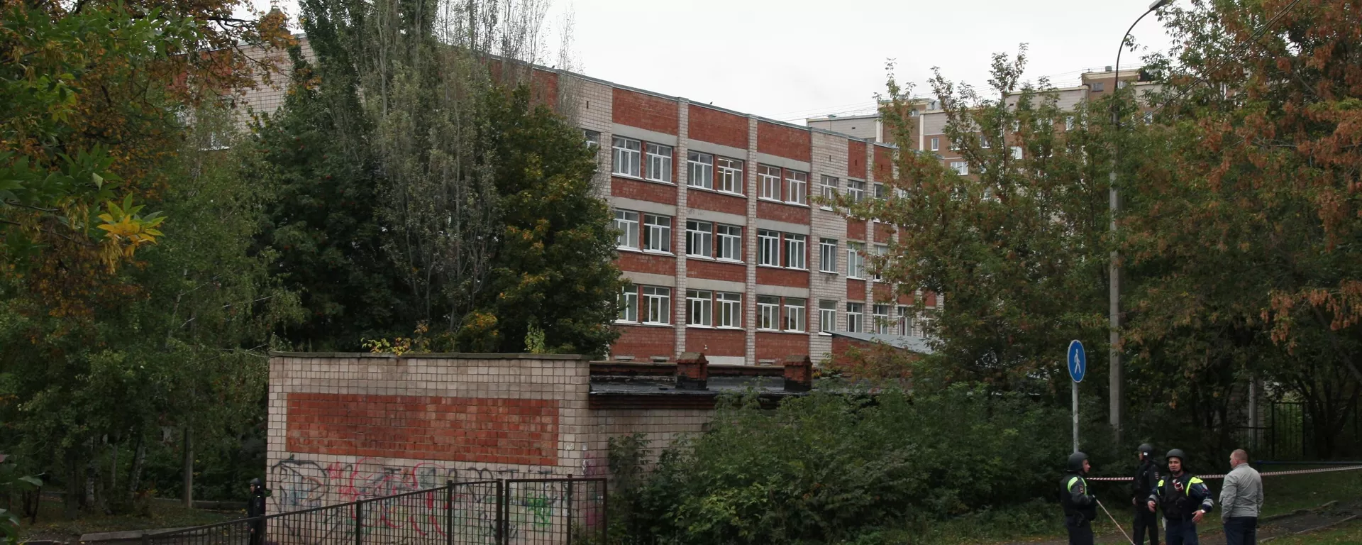 烏德穆爾特共和國宣佈為伊熱夫斯克校園槍擊案遇難者哀悼 - 俄羅斯衛星通訊社, 1920, 26.09.2022