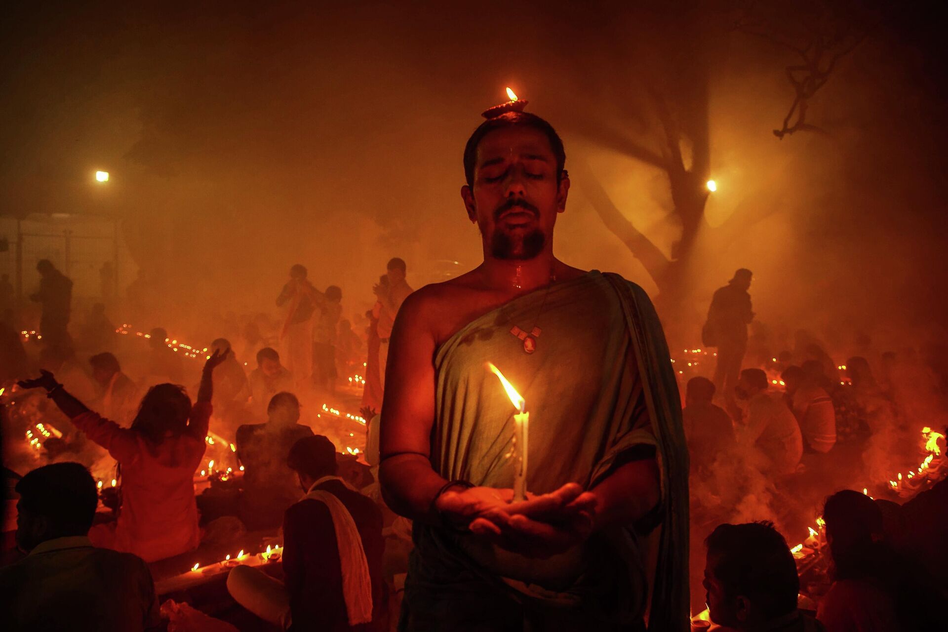 孟加拉国记者穆罕默德·阿姆达德·侯赛因的照片《火光与希望》 - 俄罗斯卫星通讯社, 1920, 27.09.2022