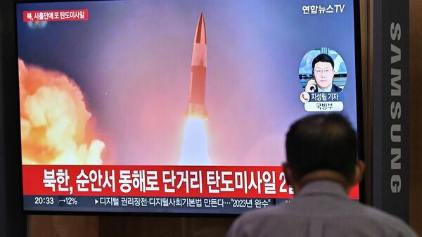 日本防务省：朝鲜导弹沿非标准轨道飞行300-350公里 - 俄罗斯卫星通讯社