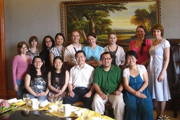 阿尔乔姆和中国朋友 - 俄罗斯卫星通讯社