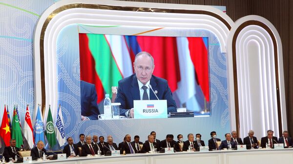俄总统普京在阿斯塔纳召开新闻发布会 - 俄罗斯卫星通讯社