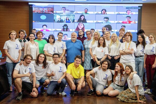 暑期學校參加者和組織者 - 俄羅斯衛星通訊社