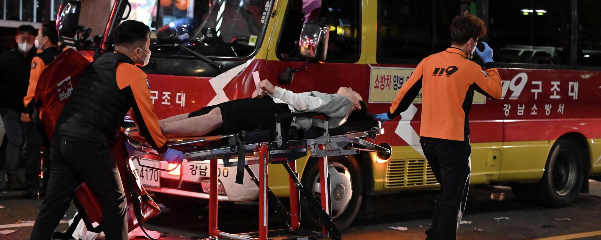首尔踩踏事故遇难人数增至151人，含19名外国人 - 俄罗斯卫星通讯社, 1920, 30.10.2022