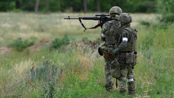 西部軍區的戰士們在阿爾喬莫夫斯克附近俘獲烏克蘭武裝部隊的2個戰士小組 - 俄羅斯衛星通訊社