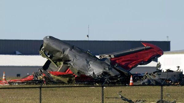達拉斯航空展美軍機相撞致6人死亡 - 俄羅斯衛星通訊社