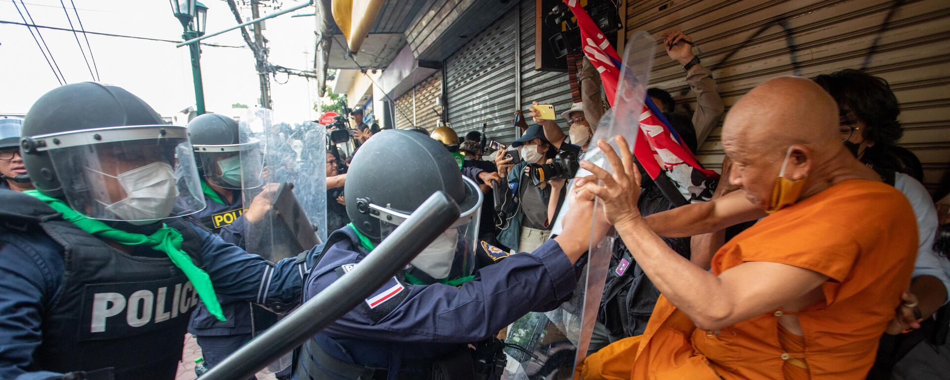 曼谷警方準備擊退示威者對亞太經合組織論壇的衝擊 - 俄羅斯衛星通訊社, 1920, 18.11.2022