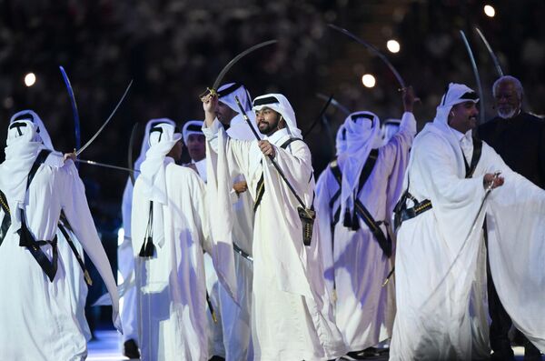 演员在卡塔尔海湾体育场参加2022年世界杯开幕式表演。 - 俄罗斯卫星通讯社