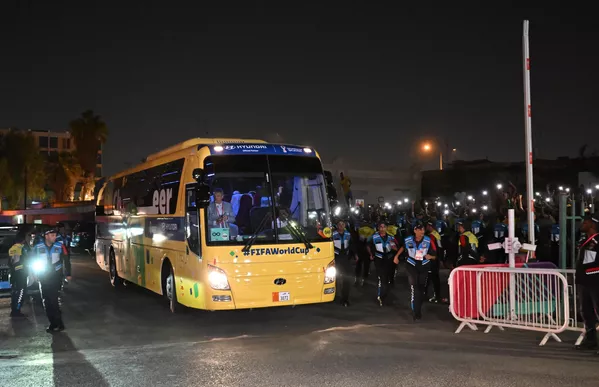 巴西隊乘車前往多哈。 巴西隊乘車前往多哈。 - 俄羅斯衛星通訊社