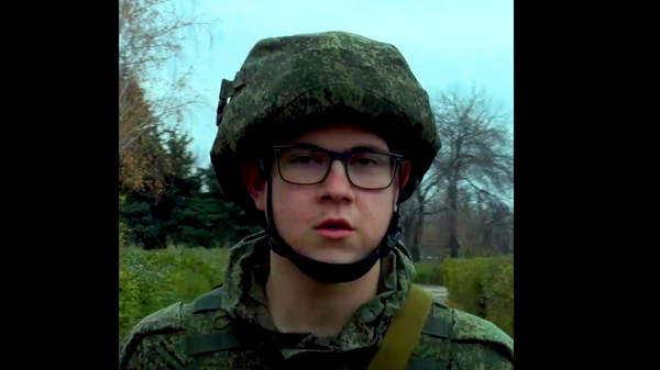 盧甘斯克人民共和國的一名學生志願者加入俄羅斯軍隊 - 俄羅斯衛星通訊社