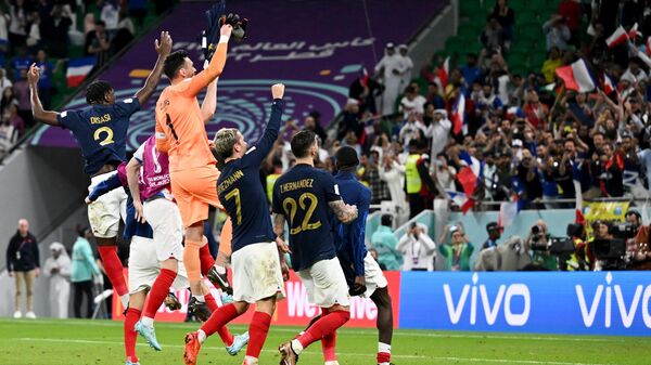 法国击败波兰晋级世界杯四分之一决赛  - 俄罗斯卫星通讯社