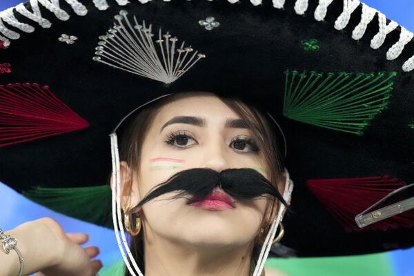 墨西哥隊球迷觀看墨西哥和波蘭的比賽。 - 俄羅斯衛星通訊社