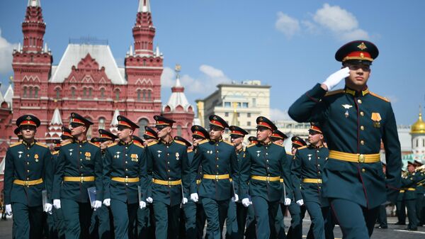 莫斯科高等諸兵種合成指揮學校的畢業生遊行 - 俄羅斯衛星通訊社