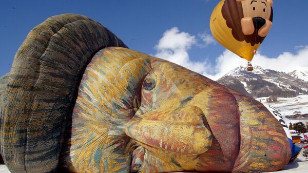 畫著荷蘭著名繪畫大師梵高肖像的氣球。 - 俄羅斯衛星通訊社