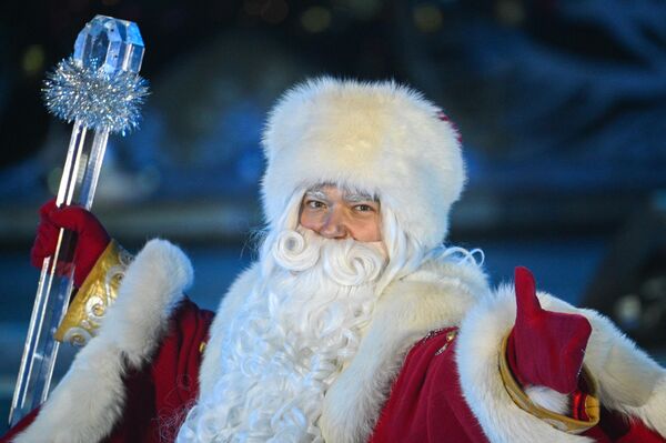 俄罗斯舞剧《环游五大洋或魔灯之谜》中的圣诞老人。 - 俄罗斯卫星通讯社