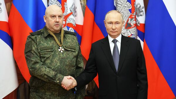 普京授予苏罗维金将军三级圣乔治勋章 - 俄罗斯卫星通讯社