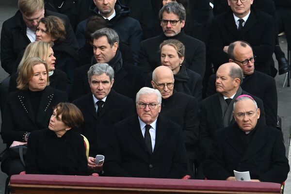 梵蒂冈，德国总统施泰因迈尔和总理朔尔茨出席前罗马天主教教皇本笃十六世的葬礼。 - 俄罗斯卫星通讯社