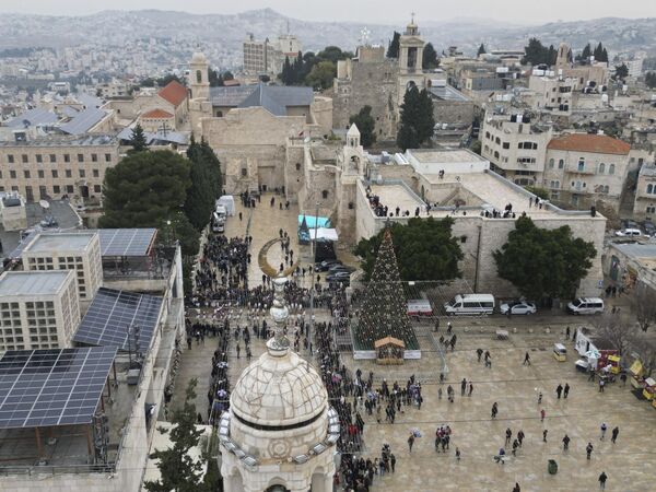 約旦河西岸伯利恆聖誕大教堂舉行主顯和聖誕節慶祝活動。 - 俄羅斯衛星通訊社