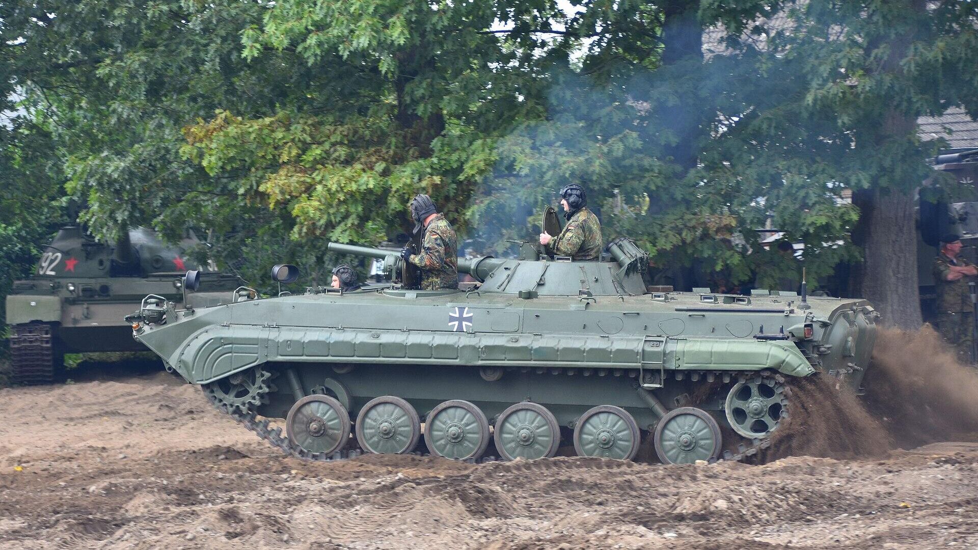 俄羅斯軍人在盧甘斯克共和國使用改進型BMP步戰車 - 俄羅斯衛星通訊社, 1920, 19.01.2023