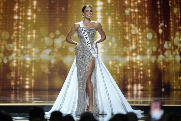 澳大利亚小姐莫妮克·莱利在预赛中展示晚礼服。 - 俄罗斯卫星通讯社
