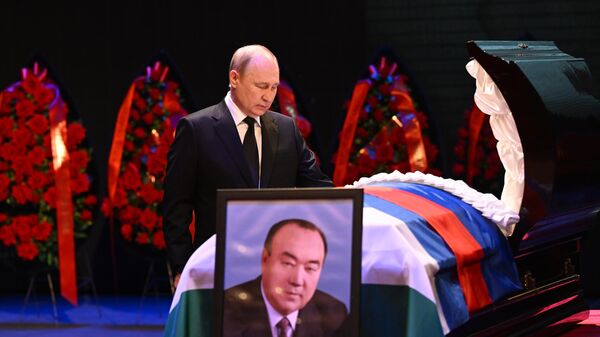 普京出席俄巴什科爾托斯坦共和國首任行政長官的遺體告別儀式 - 俄羅斯衛星通訊社