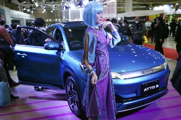 中國比亞迪(BYD)公司在2023年東京車展中展出ATTO 3電動車。 中國比亞迪(BYD)公司在2023年東京車展中展出ATTO 3電動車。 - 俄羅斯衛星通訊社