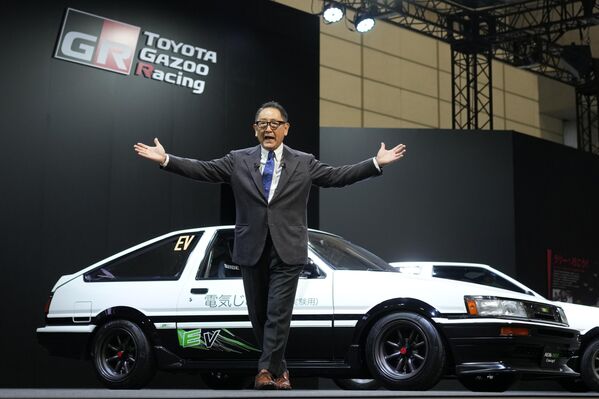 日本丰田汽车社长丰田章男参加2023年东京车展开幕式活动。 - 俄罗斯卫星通讯社