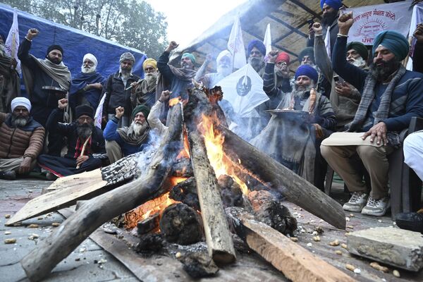 印度阿姆利則市農民們在篝火節中表達對政府的不滿。 - 俄羅斯衛星通訊社