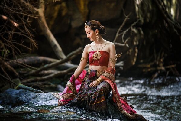 泰國女演員烏拉薩雅·斯帕邦德在電影《三面娜迦2》中的劇照。 - 俄羅斯衛星通訊社