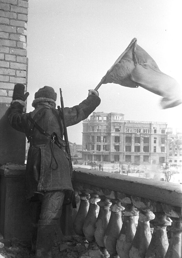 偉大衛國戰爭（1941-1945），斯大林格勒戰役（1942年7月-1943年2月）。斯大林格勒市升起紅旗。 - 俄羅斯衛星通訊社