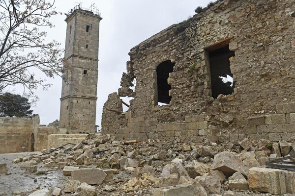 2023年2月6日，敘利亞發生強烈地震，阿勒頗古城受損。敘利亞官方媒體和救援人員稱，鄰國土耳其發生7.8級地震，造成建築物倒塌，至少810人死亡。(圖片來源：法新社) - 俄羅斯衛星通訊社