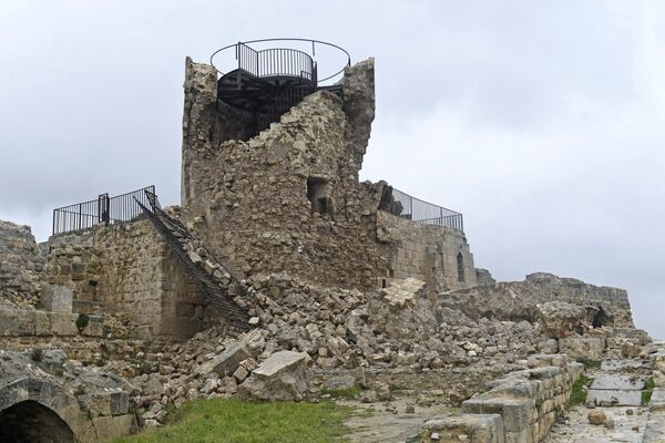 2023年2月6日，敘利亞發生強烈地震，阿勒頗古城受損。敘利亞官方媒體和救援人員稱，鄰國土耳其發生7.8級地震，造成建築物倒塌，至少810人死亡。(圖片來源：法新社) - 俄羅斯衛星通訊社