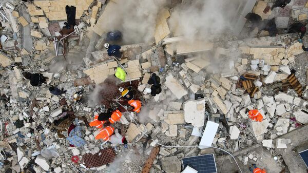 土耳其地震所致死亡人数升至6957人，有38224人受伤 - 俄罗斯卫星通讯社