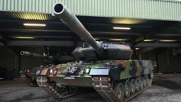 波蘭、挪威、加拿大、芬蘭、西班牙等國共同為烏克蘭組建了“豹2A4”坦克營 - 俄羅斯衛星通訊社