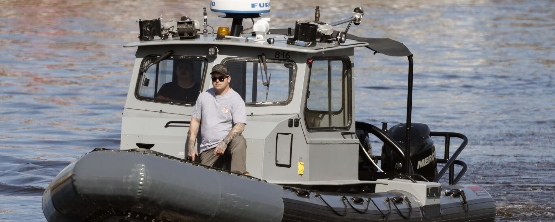 一艘美国海军快艇在南卡罗来纳州海岸附近海域来回穿梭 - 俄罗斯卫星通讯社, 1920, 26.02.2026