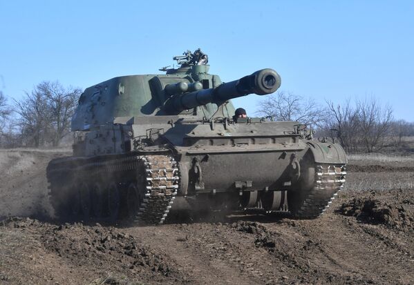 俄军在特别军事行动南部战线上使用的“洋槐”自行火炮。 - 俄罗斯卫星通讯社