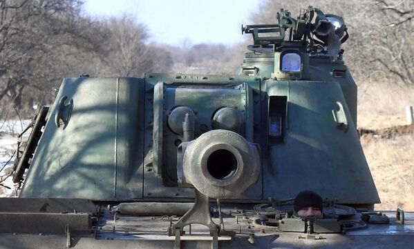 俄军在特别军事行动南部战线上使用的“洋槐”自行火炮。 - 俄罗斯卫星通讯社