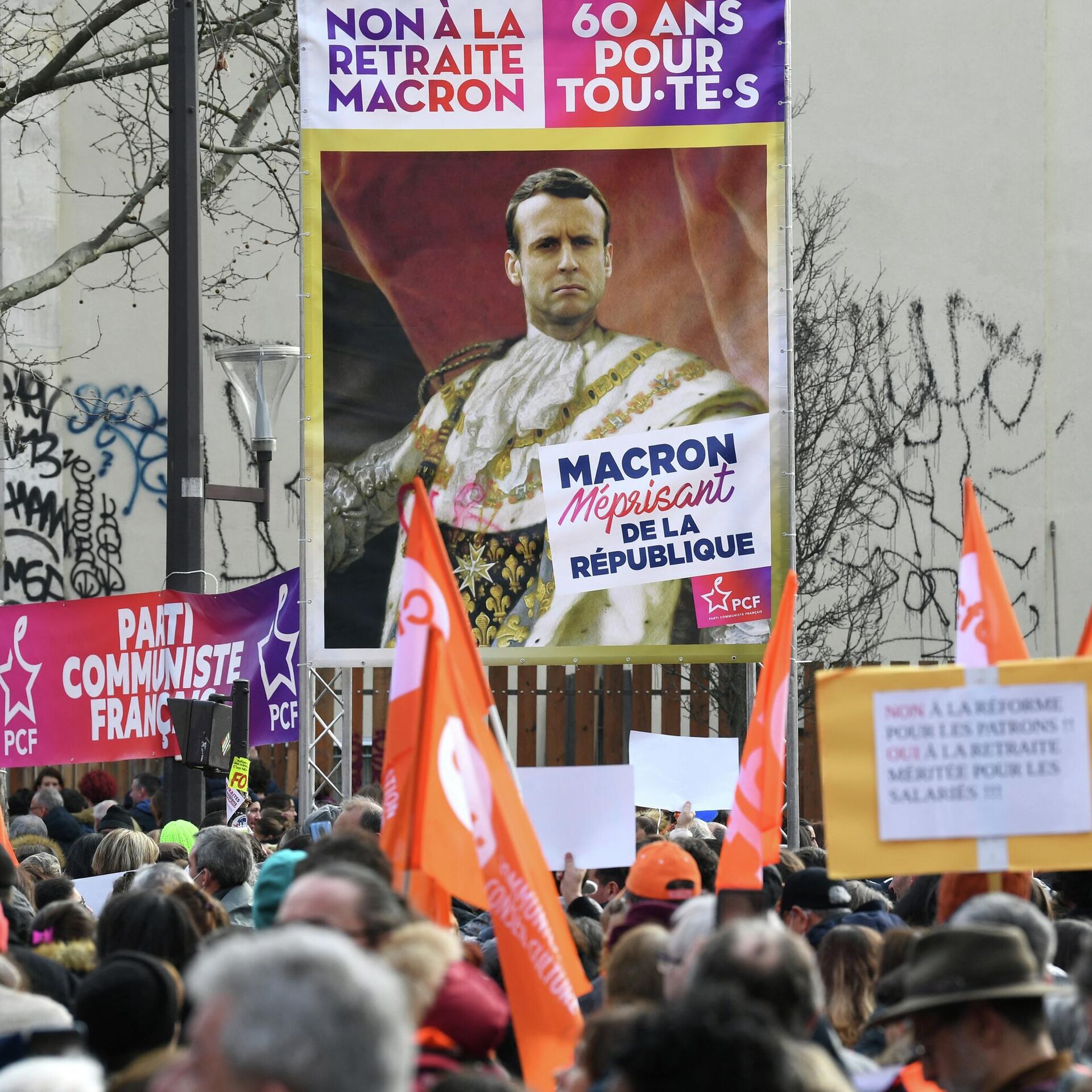 法国民众劳动节举行抗议活动-侨报网