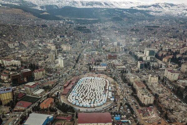 2023年2月10日，卡赫拉曼马拉什，土耳其灾害应急管理局(AFAD)在卡赫拉曼马拉什体育馆搭建的帐篷。 - 俄罗斯卫星通讯社