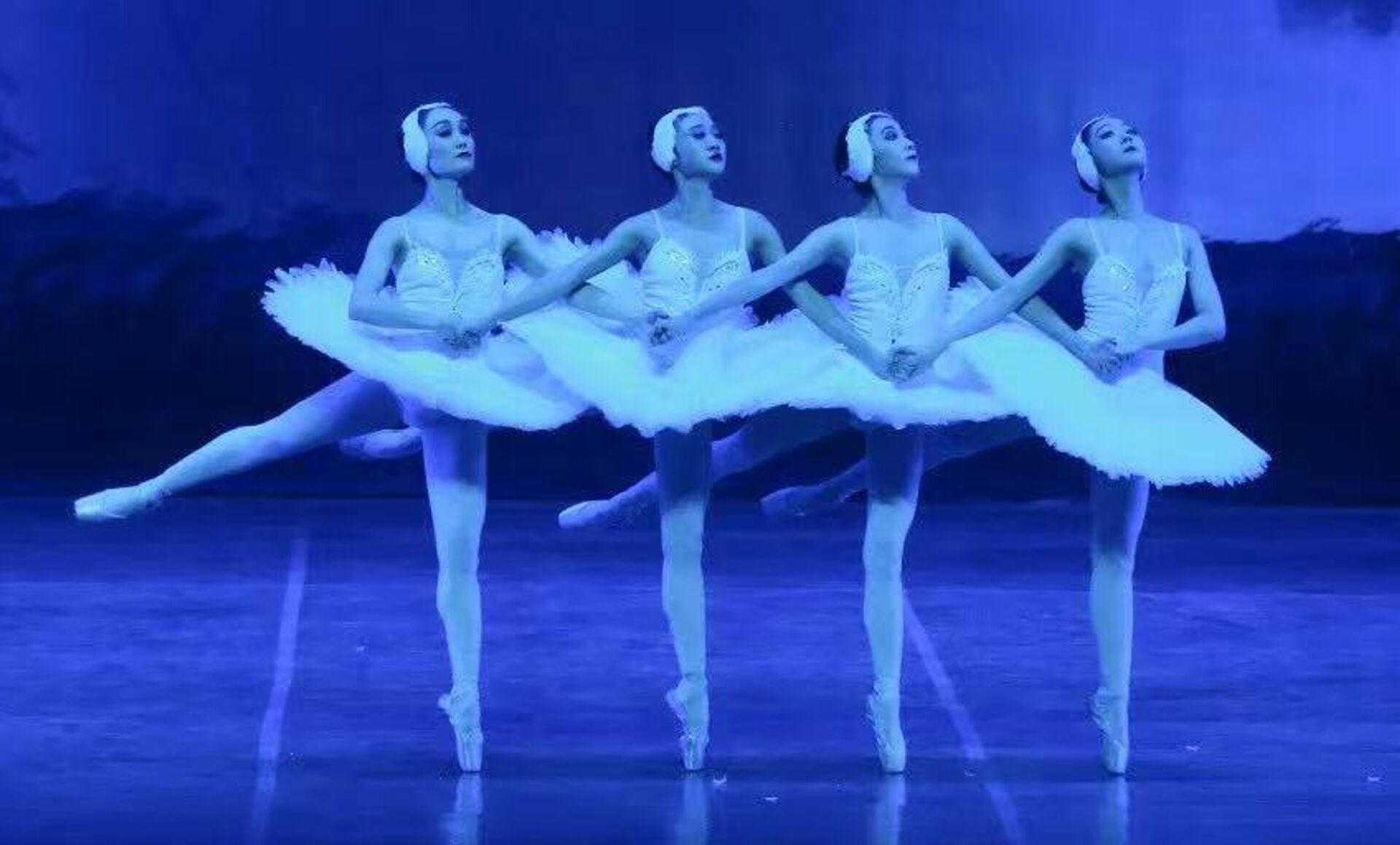 《天鵝湖》是芭蕾舞史上的經典之作，為中國觀眾所熟知，也是每個專業芭蕾舞團的必演劇目 - 俄羅斯衛星通訊社, 1920, 14.02.2023