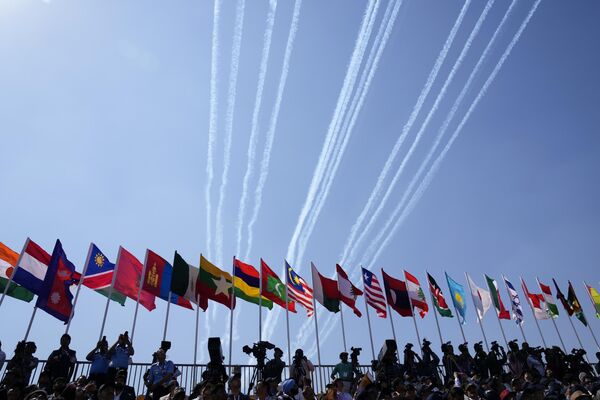 第14屆印度國際航空展開幕式上的參展國國旗。 - 俄羅斯衛星通訊社