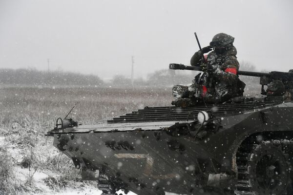 正在執行作戰任務的BRM-1K裝甲車。 - 俄羅斯衛星通訊社