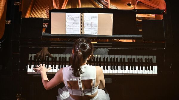 中国台湾知名钢琴演奏家张玉芬在第16届索契冬季国际艺术节开幕式上登台演奏 - 俄罗斯卫星通讯社