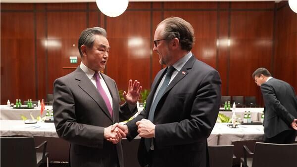 中共中央政治局委員、中央外事工作委員會辦公室主任王毅會見奧地利外長沙倫貝格 - 俄羅斯衛星通訊社