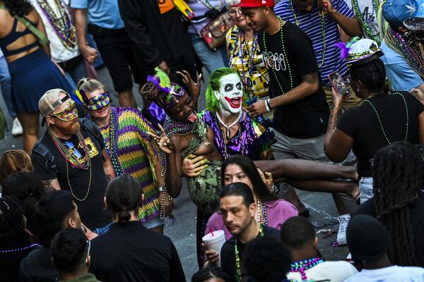 美国路易斯安那州，人们参加新奥尔良狂欢节活动 - 俄罗斯卫星通讯社